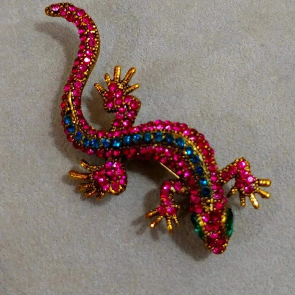 Gecko Lizard Rhinestone Brooch